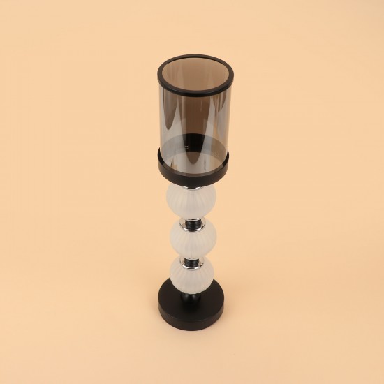 Luxurious candlestick with an elegant design - 2M3C300071