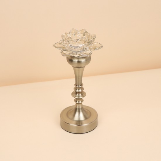 A distinctive candlestick with an elegant touch - 9.5*9.5*25cm - 2M3C300113 A distinctive candlestick with an elegant touch - 9.5*9.5*25cm - 2M3C300113