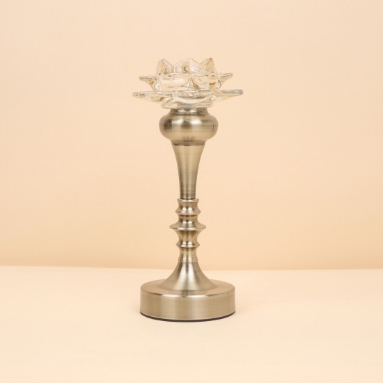 A distinctive candlestick with an elegant touch - 9.5*9.5*25cm - 2M3C300113 A distinctive candlestick with an elegant touch - 9.5*9.5*25cm - 2M3C300113