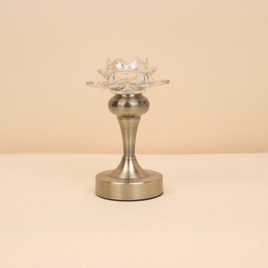 A distinctive candlestick with an elegant touch - 9.5*9.5*19cm - 2M3C300115