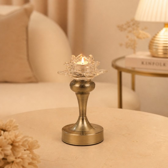 A distinctive candlestick with an elegant touch - 9.5*9.5*19cm - 2M3C300115