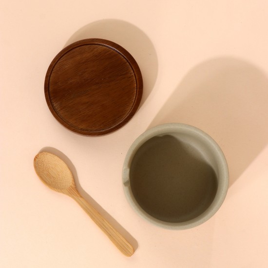 Ceramic box with wooden lid - 7 x 9 cm