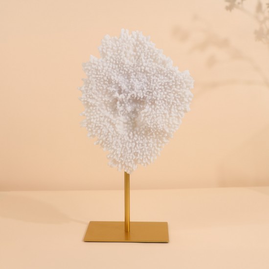 Resin art masterpiece with a gold metal base - 26cm