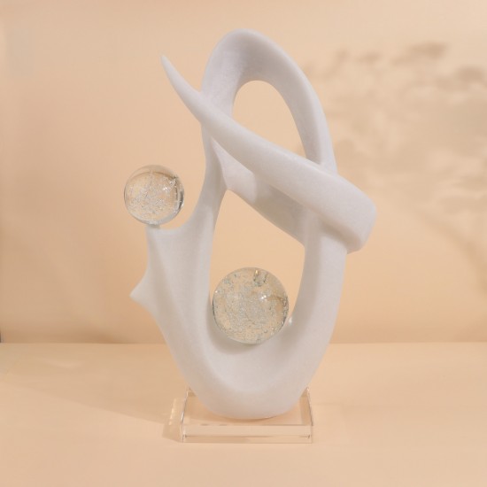 A modern masterpiece ring with a luxurious design - 9 x 17 x 44 cm - 2M3D1900274