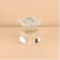 A modern rose-shaped art piece with a contemporary design – 14×15×12 cm - 2M3D1900292