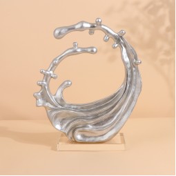تحفه فنيه بقاعدة زجاجيه فضي-23×10×27سم