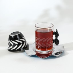طقم كاسات شاي و فهوة فاخر تصميم أسود راقٍ مزخرف بخطوط بيضاء 18 قطعة - 2A1TT100003