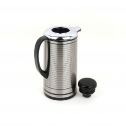 Thermos with a distinctive modern design - capacity 1 liter Thermos with a distinctive modern design - capacity 1 liter