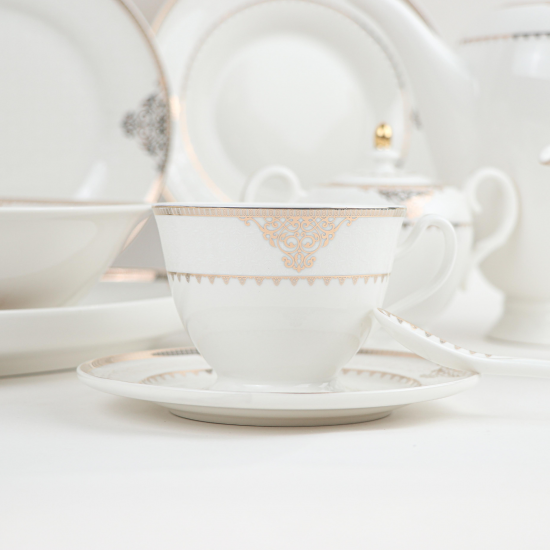 Distinctive royal dining set, golden porcelain, 64 pieces, 6 people Distinctive royal dining set, golden porcelain, 64 pieces, 6 people