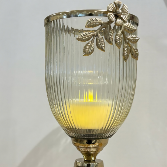 Glass vase with base, Indian made - 2NN11-148 Glass vase with base, Indian made - 2NN11-148