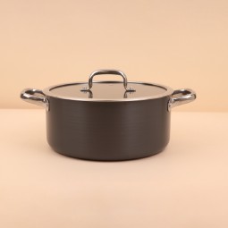 Black aluminum pot with a clear heat-resistant glass lid – Size 24 cm – 2S1A200296