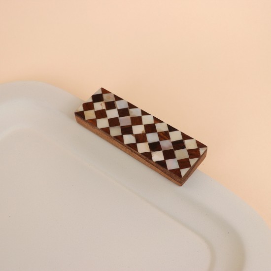 Metal tray with Indian wooden handle - 2N1C100129