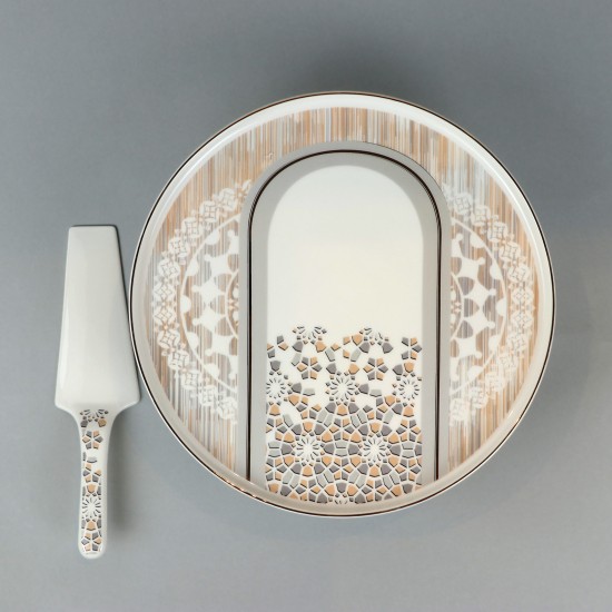 Cake stand with decorative ceramic spoon, 11.5 inches in size