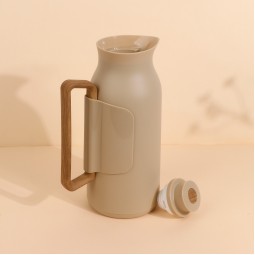 A uniquely designed hospitality thermos with a wooden handle - push-button - 1 liter - 2S1B2000074