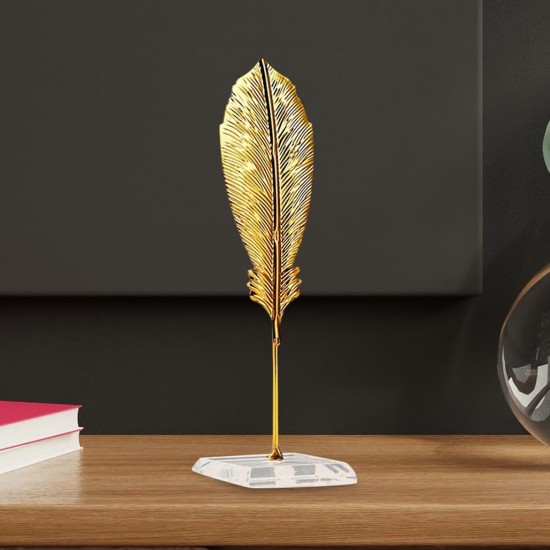 A leaf-shaped masterpiece with a crystal base 2AA9-330 A leaf-shaped masterpiece with a crystal base 2AA9-330