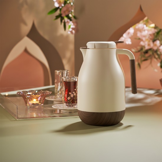 Thermos with a modern design and wooden touches - beige color - 1.5 liters capacity