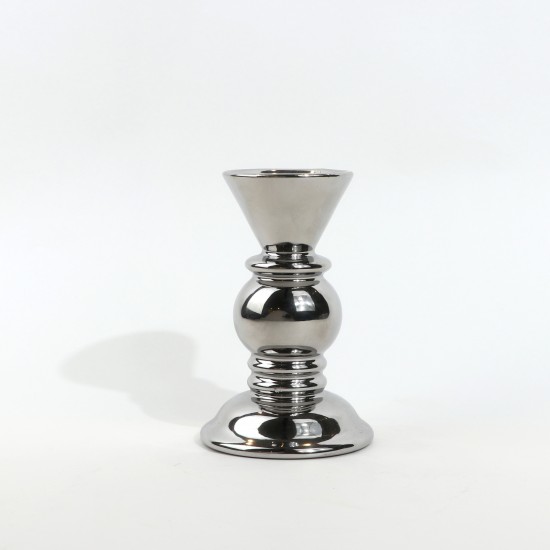 Shiny metal candle holder with a classic, elegant design