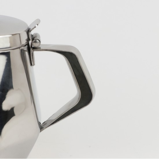 0.5L Stainless Steel Kettle with a Classic, Elegant Design