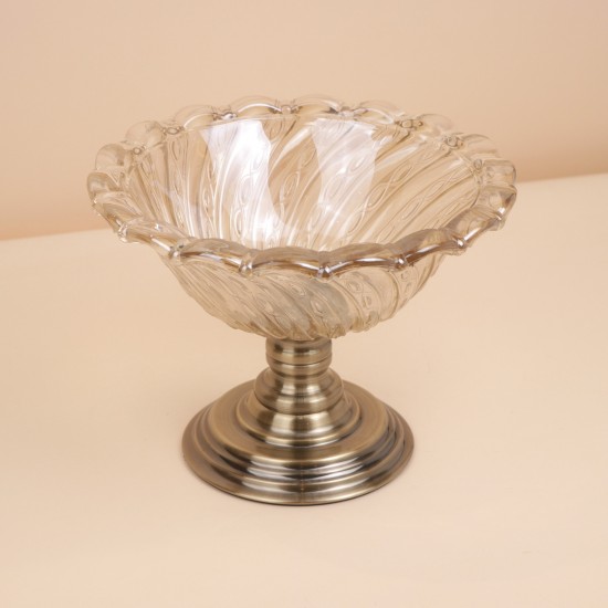 Luxury crystal serving dish with a gold base - 28*28*19cm - 2M1M200591
