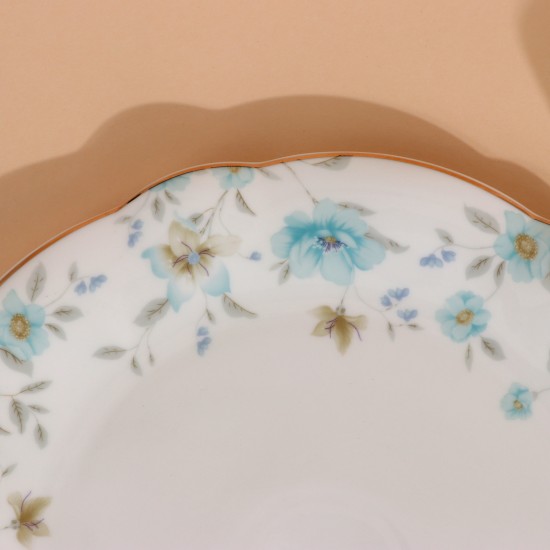 Luxury porcelain dinnerware set with a floral pattern – 26 pieces