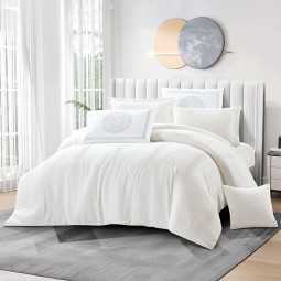 Al Maha White Comforter, Elegant Design - 7 Pieces