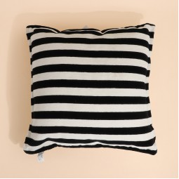 Square sofa cushion with an elegant design - 42x42cm - 2G4N300015 Square sofa cushion with an elegant design - 42x42cm - 2G4N300015