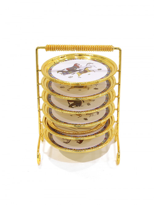 Stand for serving plates, a vertical solution, golden color