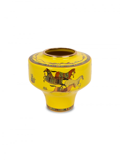Yellow vase with drawings of ceramic horses
