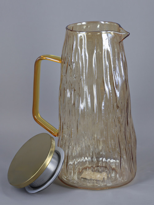 1.5 liter glass jug with metal lid, copper color