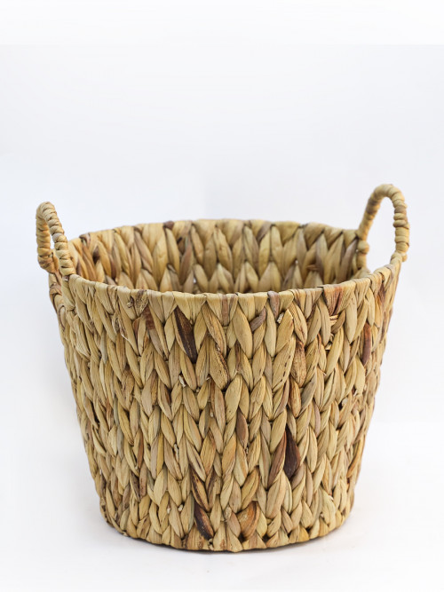 Round bamboo basket