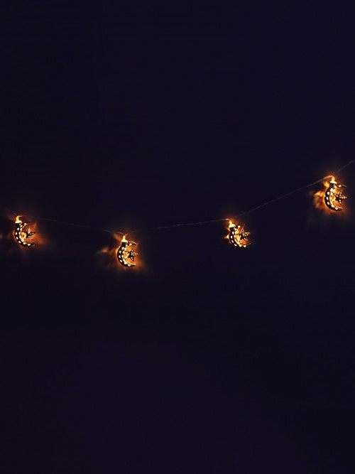 Decorative lamps powered by batteries in the form of a golden crescent and star, size 1.95 meters