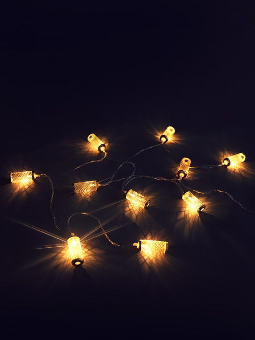 Decorative lights powered by batteries in the form of a small golden lantern, size 1.95 meters
