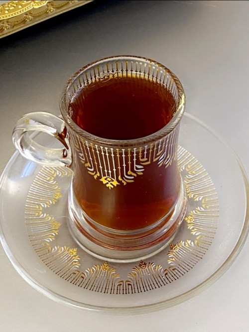 Tea glass set with saucers