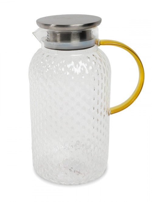 A clear glass juice jug with a metal lid with a capacity of 1.8 liters