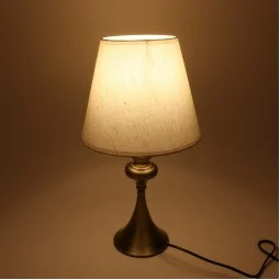 ابجورة طاولة بتصميم مميز -25 ×25 × 45 سم - 2M3B200090