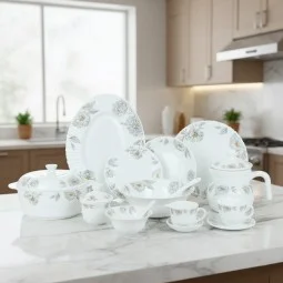 A luxurious 72-piece porcelain dinnerware set – with an elegant pattern, suitable for 8 people.