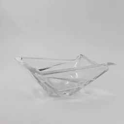 Elegant and modern glass serving dish - transparent - 22x22x10 cm