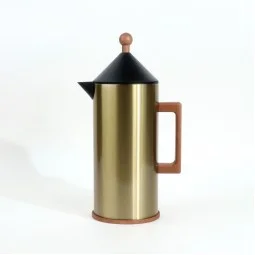 Modern design stainless steel thermos in gold color with a handle and wooden finish - capacity 1 liter