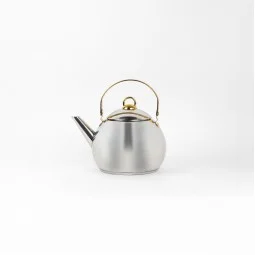 Stainless steel kettle with gold handle – 1 liter capacity