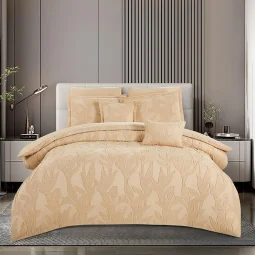 Naseem Nafsmat Double Quilt with Elegant Design - 8 Pieces