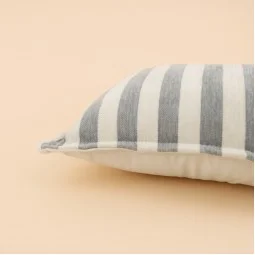 Elegant decorative cushion - 28 x 50 cm - 2G4N300020